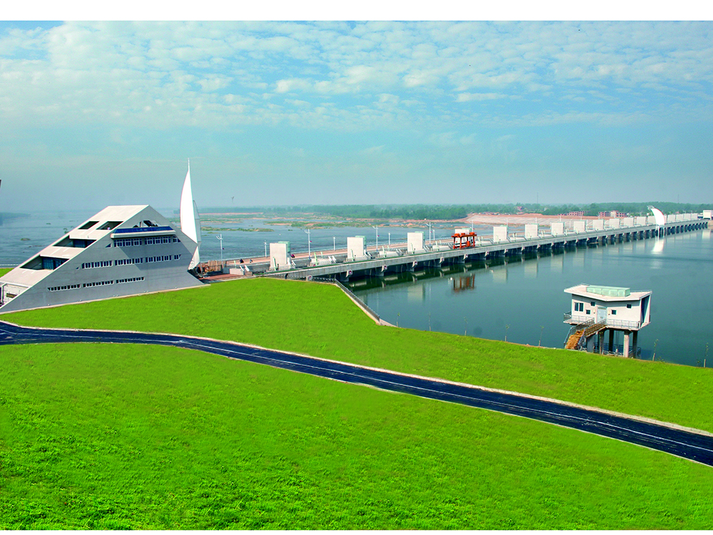 劉家道口樞紐工程：強(qiáng)震區(qū)大型表孔弧形閘門，型鋼砼錨體弧門支座預(yù)應(yīng)力閘墩